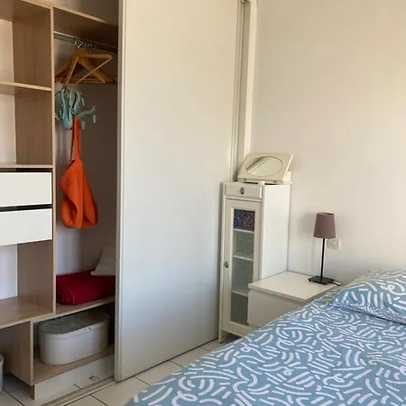 Maison Des Pins Проживание в семье