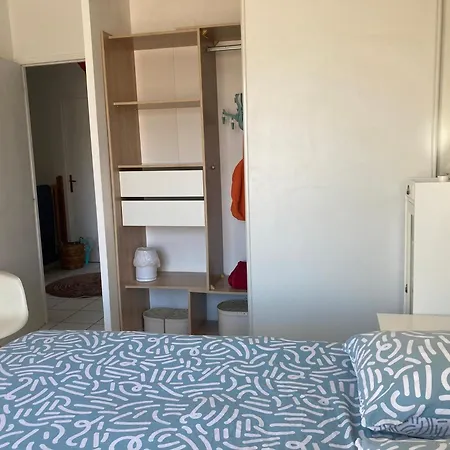 Maison Des Pins Проживание в семье